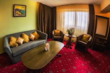 Фото номера Полулюкс, 4**** Курортные отели Apollo Wellness Club г. Сынджорджу-де-Муреш 8