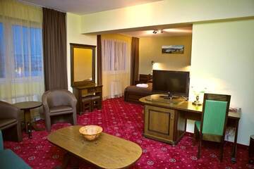Фото номера Полулюкс, 4**** Курортные отели Apollo Wellness Club г. Сынджорджу-де-Муреш 14